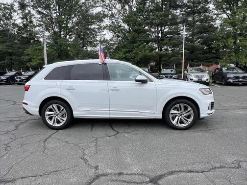 2024 Audi Q7 55 Premium Plus