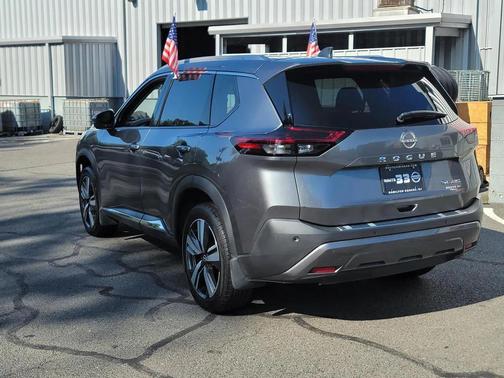 2023 Nissan Rogue SL