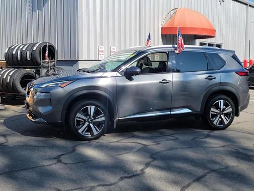 2023 Nissan Rogue SL