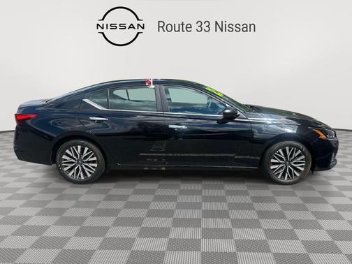 Super Black 2025 Nissan Altima SV FWD