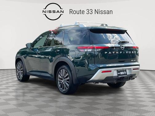2023 Nissan Pathfinder SL 4WD