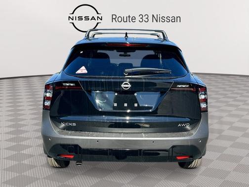 Super Black 2027 Nissan Kicks SV
