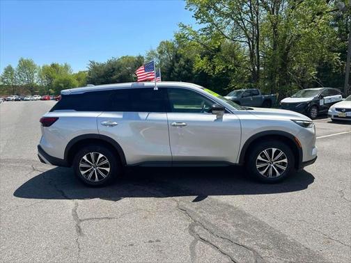 2022 INFINITI QX60 Pure