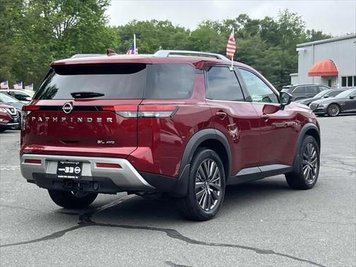 2022 Nissan Pathfinder SL 4WD