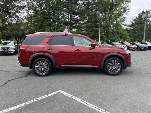 2022 Nissan Pathfinder SL 4WD