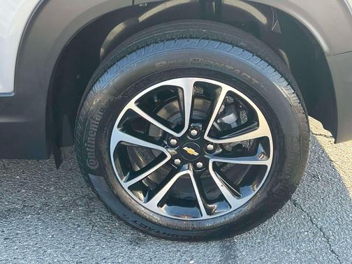 Sterling Gray Metallic 2025 Chevrolet Trailblazer LT