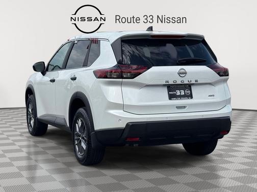 Everest White Pearl 2025 Nissan Rogue S