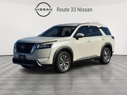 2023 Nissan Pathfinder SL 4WD