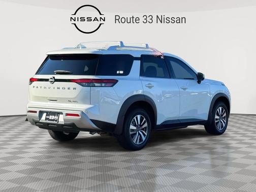 2023 Nissan Pathfinder SL 4WD