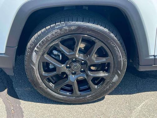 Bright White Clearcoat 2025 Jeep Compass Limited