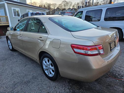 2011 Toyota Camry LE