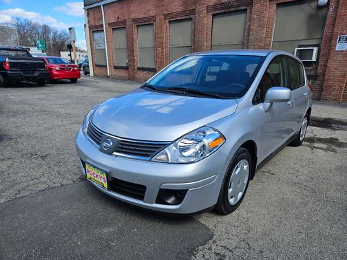 2009 Nissan Versa 1.8 S