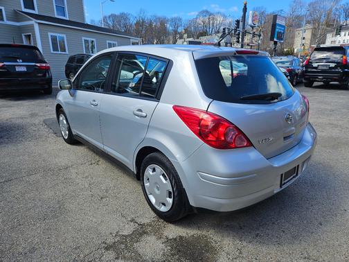 2009 Nissan Versa 1.8 S