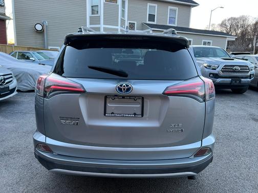 2017 Toyota RAV4 Hybrid XLE