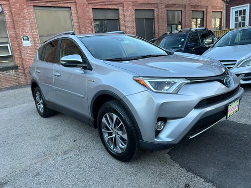 2017 Toyota RAV4 Hybrid XLE
