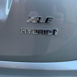 2017 Toyota RAV4 Hybrid XLE