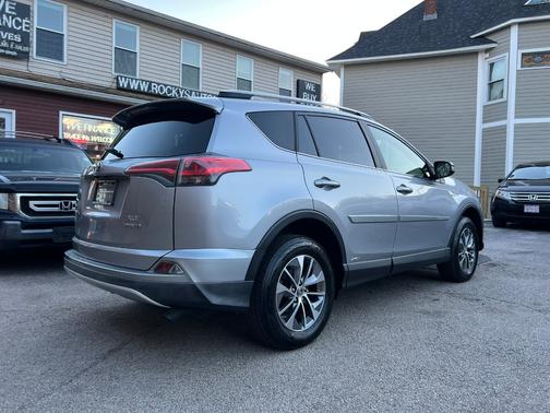 2017 Toyota RAV4 Hybrid XLE