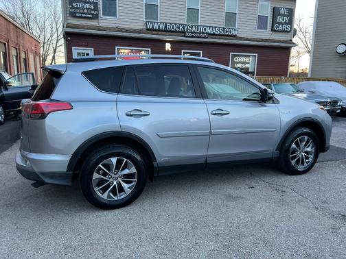 2017 Toyota RAV4 Hybrid XLE