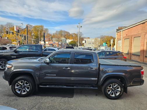2017 Toyota Tacoma Limited