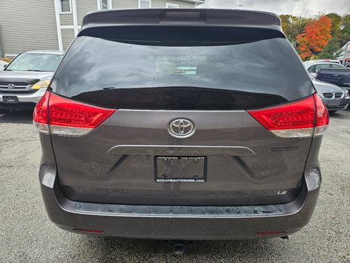 2014 Toyota Sienna LE