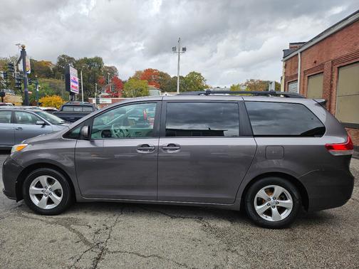 2014 Toyota Sienna LE