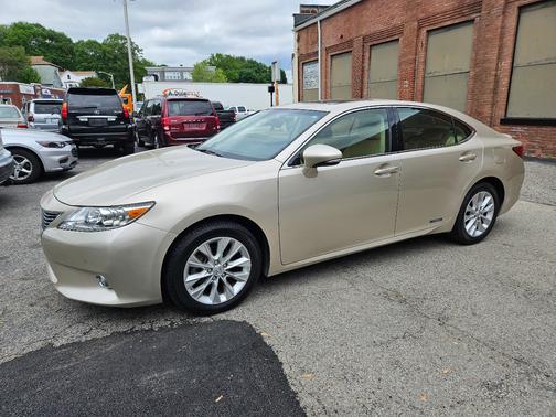 2015 Lexus ES 300h Base