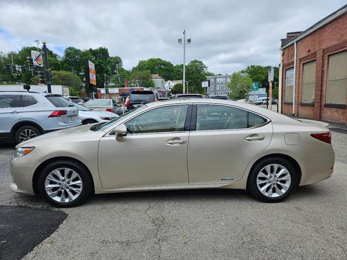 2015 Lexus ES 300h Base