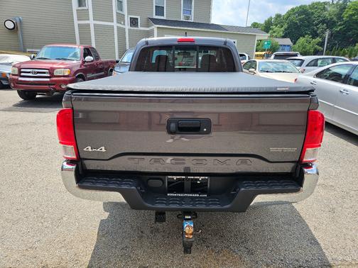2017 Toyota Tacoma SR5