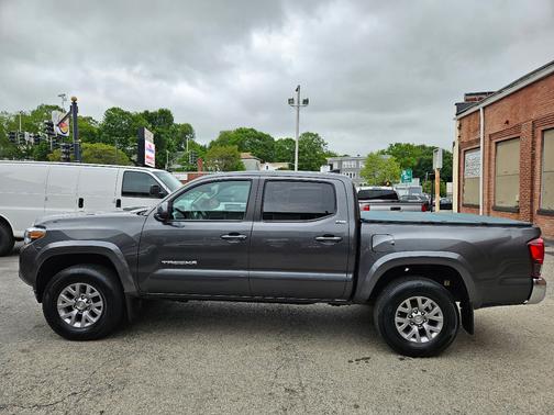 2018 Toyota Tacoma SR5