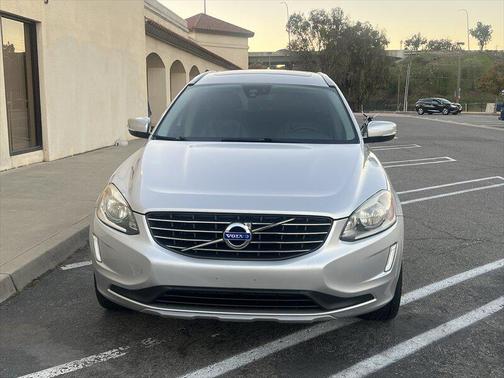 2016 Volvo XC60 T5 Drive-E Premier
