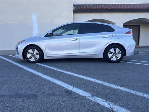 2019 Hyundai IONIQ Hybrid Blue