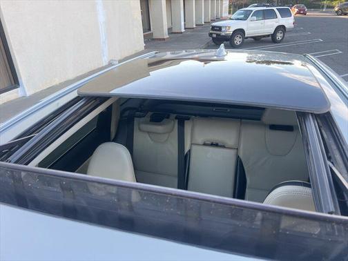 2011 Volvo XC60 T6 R-Design