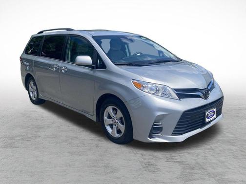 2020 Toyota Sienna LE