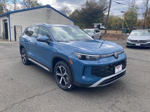 2025 Volkswagen Tiguan 2.0T SE 4MOTION