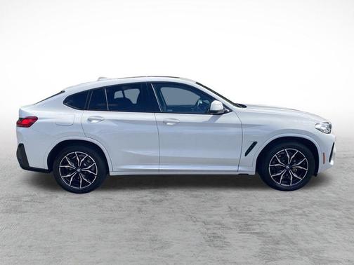 2023 BMW X4 xDrive30i