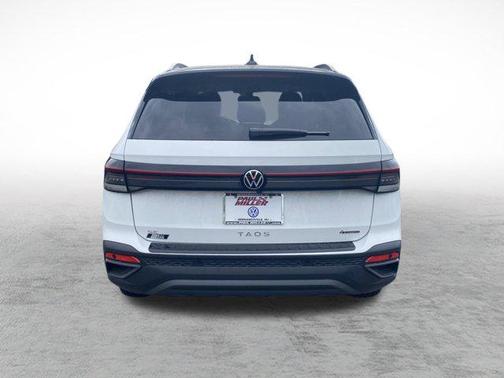 2025 Volkswagen Taos 1.5T SE Black