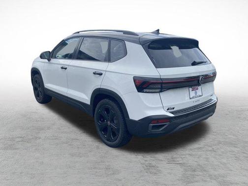 2025 Volkswagen Taos 1.5T SE Black