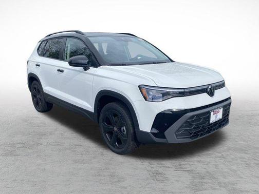 2025 Volkswagen Taos 1.5T SE Black