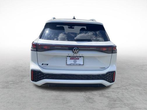 2025 Volkswagen Tiguan 2.0T SEL R-Line 4MOTION