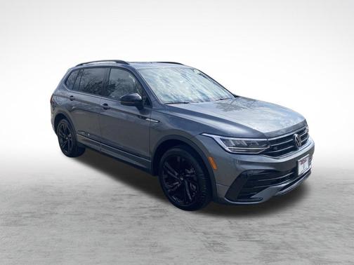 Platinum Gray Metallic 2023 Volkswagen Tiguan 2.0T SE R-Line Black