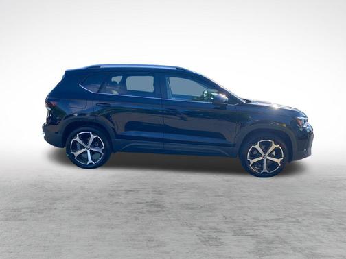 Deep Black 2025 Volkswagen Taos 1.5T SEL