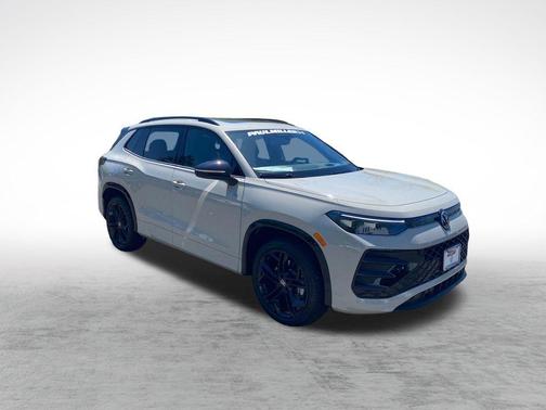 sandstone 2026 Volkswagen Tiguan 2.0T SE R-Line Black 4MOTION