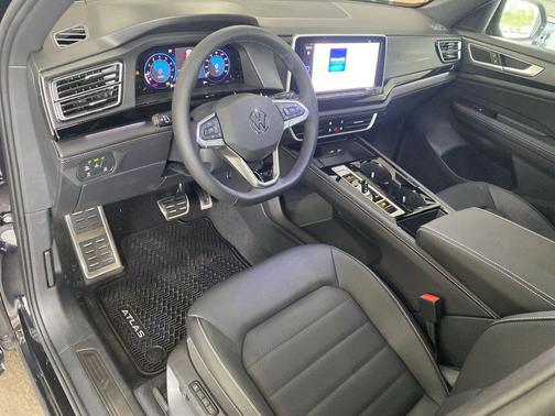 2026 Volkswagen Atlas Cross Sport 2.0T SEL