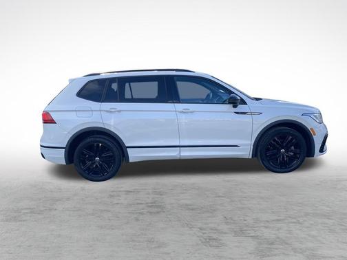 2022 Volkswagen Tiguan 2.0T SE R-Line Black 4MOTION