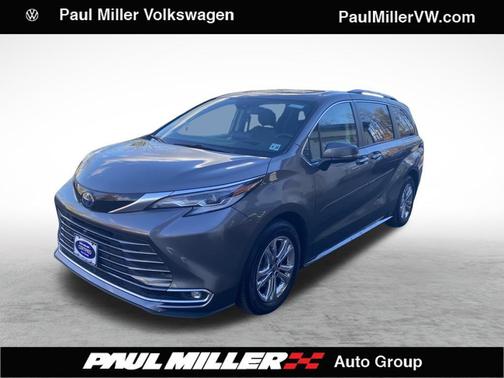 2023 Toyota Sienna Platinum 7 Passenger