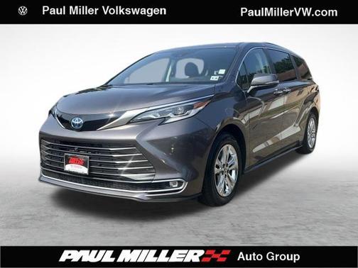2023 Toyota Sienna Platinum 7 Passenger