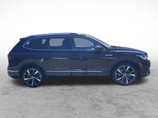 2022 Volkswagen Tiguan 2.0T SEL R-Line 4MOTION