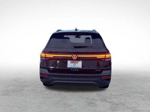 2025 Volkswagen Taos 1.5T SE Black