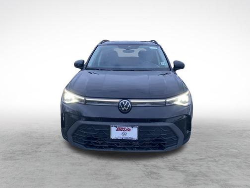 2025 Volkswagen Taos 1.5T SE Black