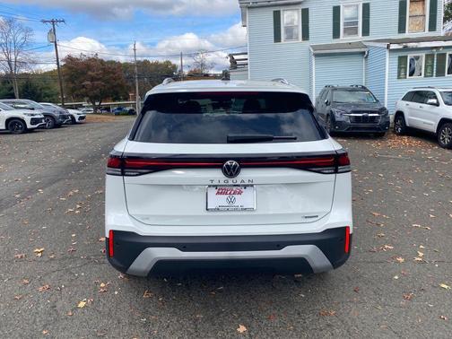 2025 Volkswagen Tiguan 2.0T SE 4MOTION